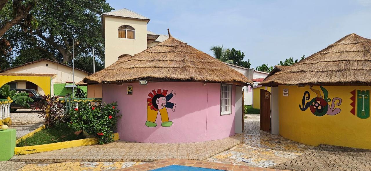 Easy Time Lodge Кололи Экстерьер фото